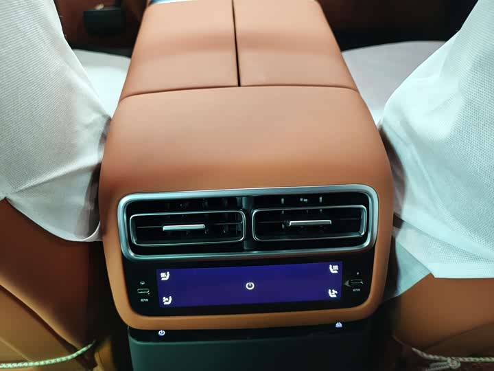 Фото 14 - LiXiang L6