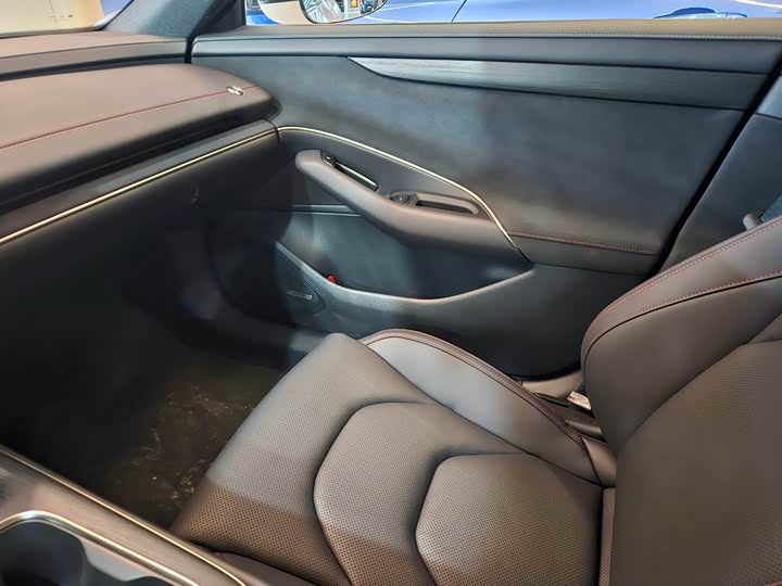 Фото 11 - Xiaomi SU7