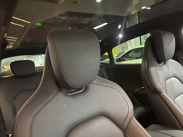 Фото 12 - Xiaomi SU7