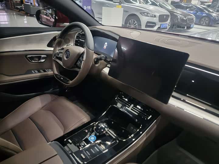 Фото 11 - BYD Han