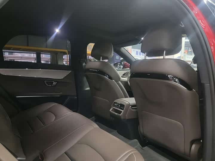 Фото 13 - BYD Han