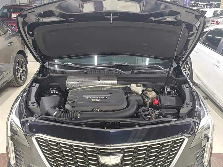 Фото 20 - Cadillac XT4