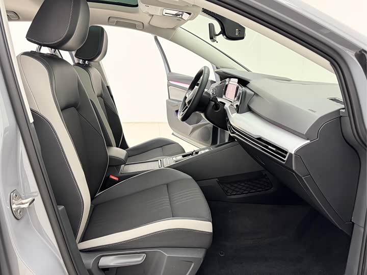 Фото 11 - Volkswagen Golf