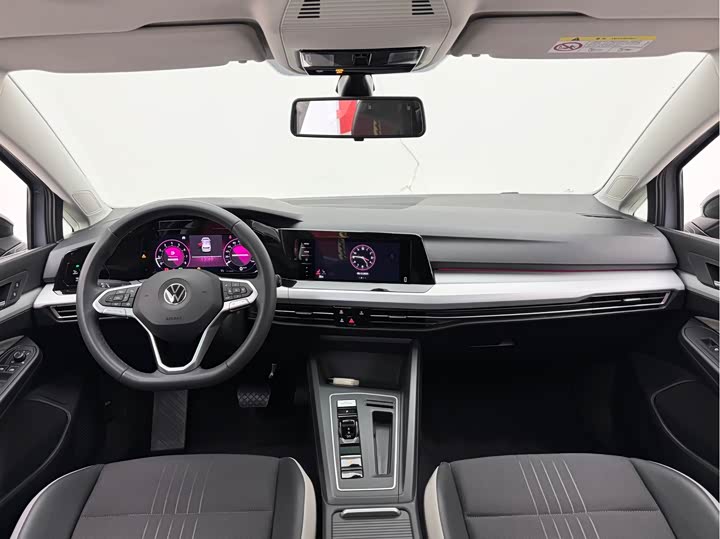 Фото 13 - Volkswagen Golf