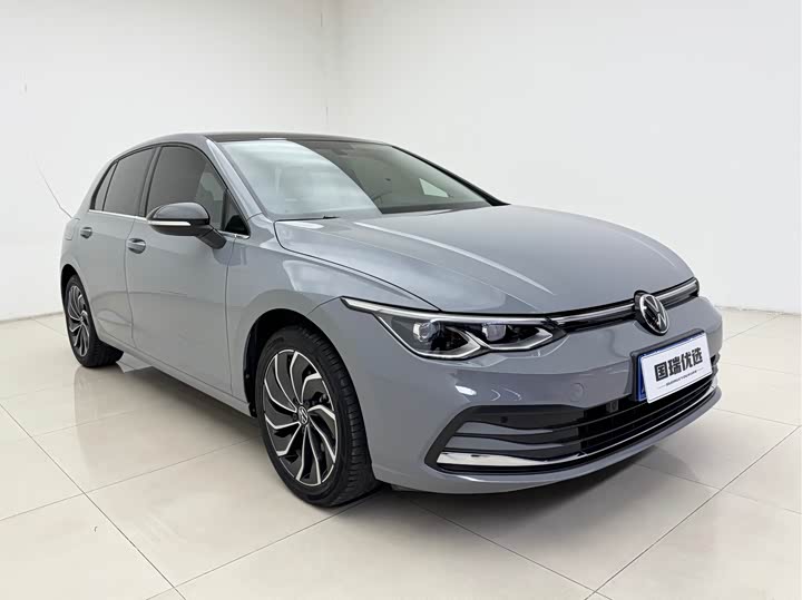 Фото 3 - Volkswagen Golf