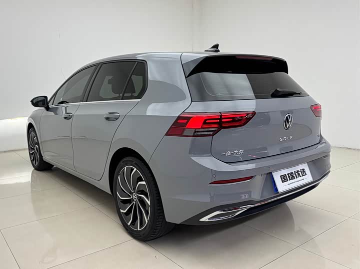 Фото 4 - Volkswagen Golf