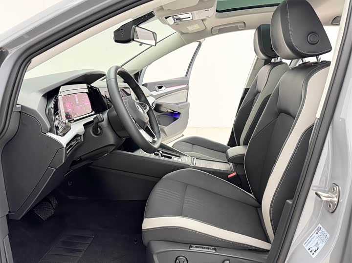 Фото 8 - Volkswagen Golf