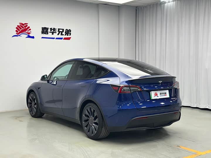 Фото 10 - Tesla Model Y