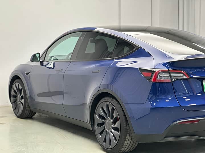 Фото 12 - Tesla Model Y