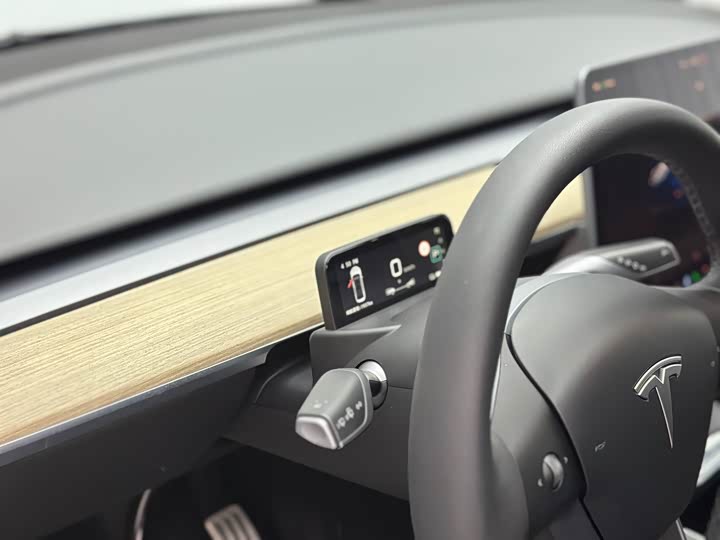 Фото 17 - Tesla Model Y