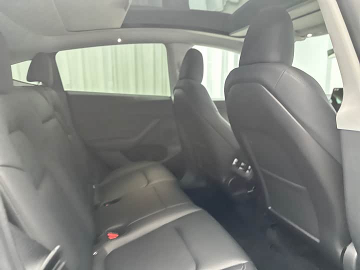 Фото 21 - Tesla Model Y