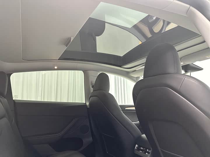 Фото 22 - Tesla Model Y