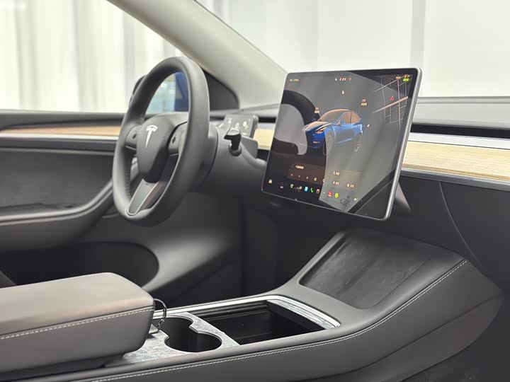 Фото 28 - Tesla Model Y
