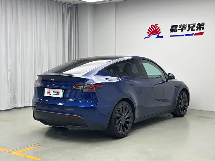 Фото 8 - Tesla Model Y