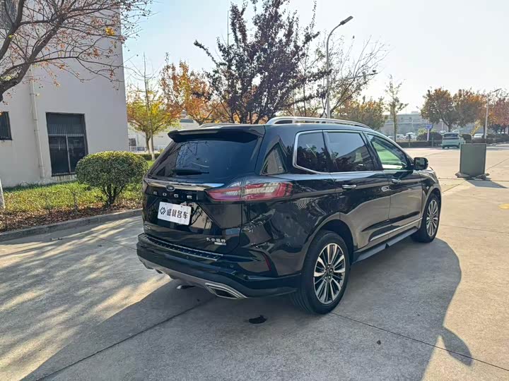 Фото 11 - Ford Edge