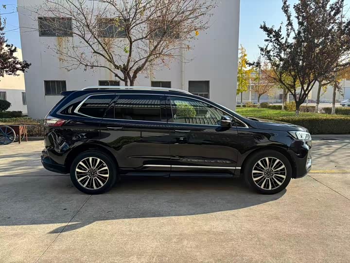 Фото 3 - Ford Edge