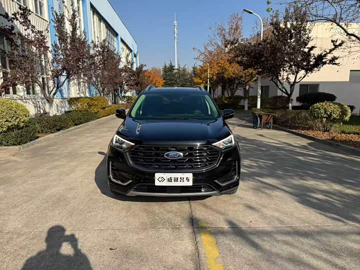 Фото 4 - Ford Edge