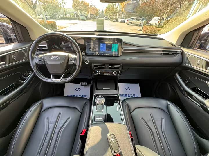 Фото 8 - Ford Edge