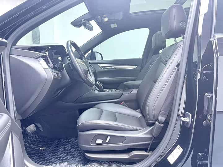 Фото 4 - Cadillac XT6