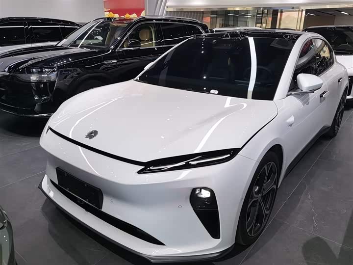 Фото 1 - Nio ET5