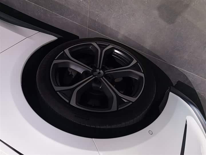 Фото 23 - Nio ET5