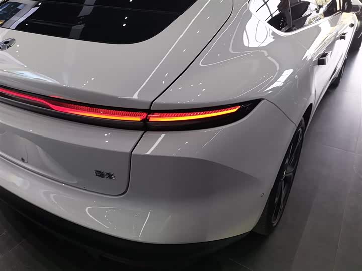 Фото 8 - Nio ET5