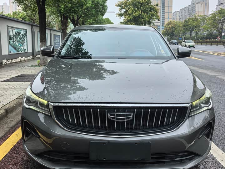 Фото 2 - Geely Emgrand