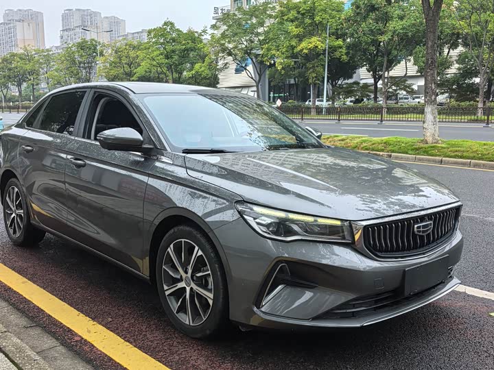 Фото 3 - Geely Emgrand