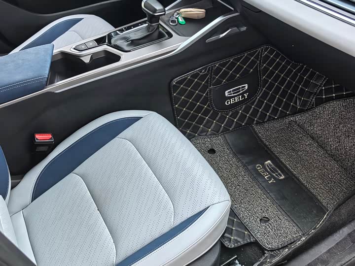 Фото 4 - Geely Emgrand