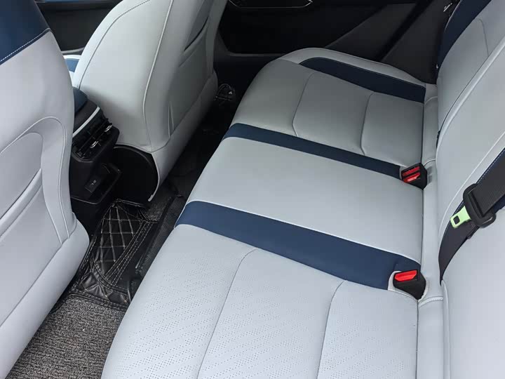 Фото 5 - Geely Emgrand