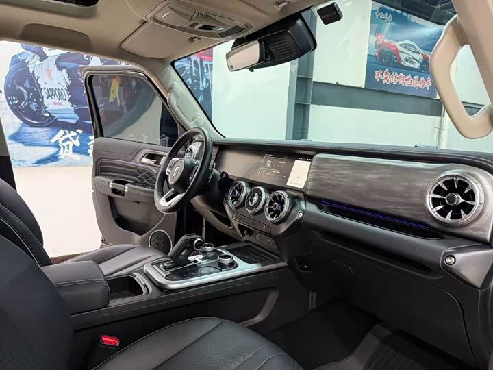 Фото 7 - Tank 300