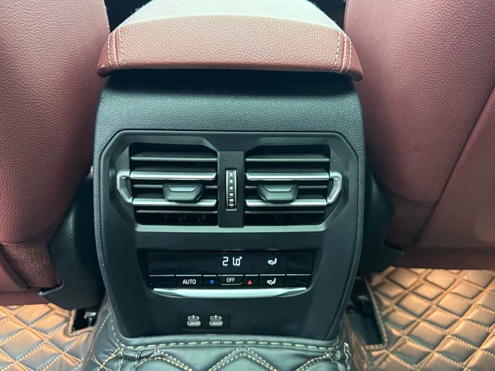 Фото 12 - BMW i3