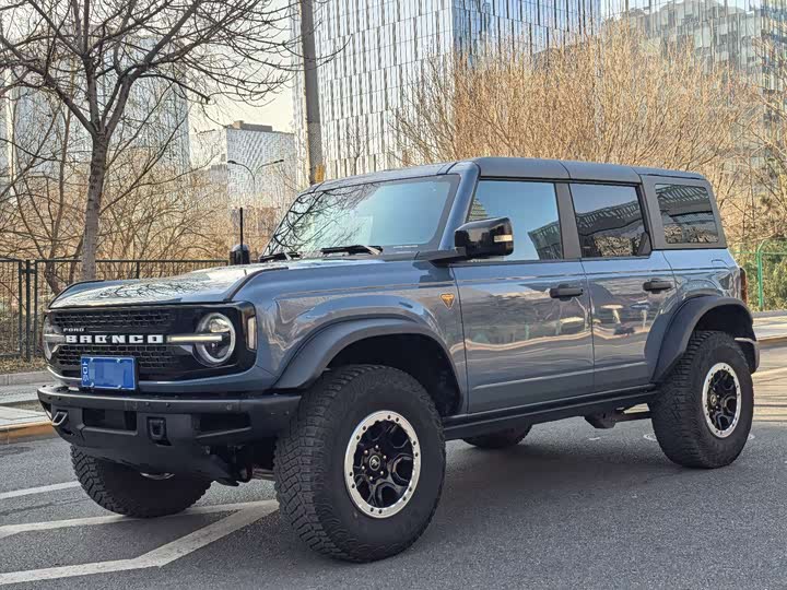 Фото 1 - Ford Bronco