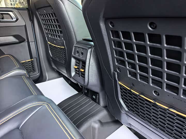 Фото 11 - Ford Bronco