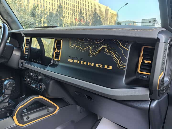 Фото 16 - Ford Bronco