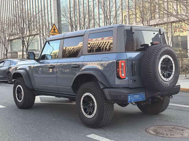 Фото 18 - Ford Bronco