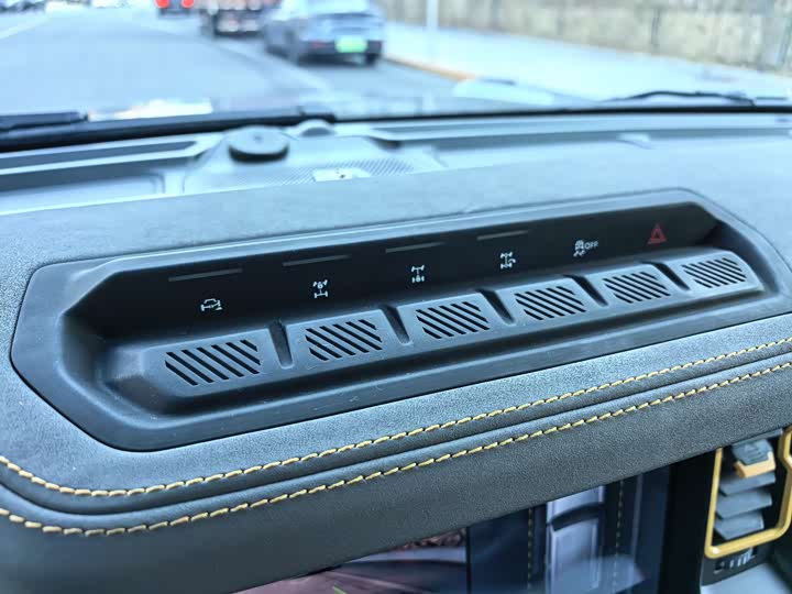 Фото 7 - Ford Bronco