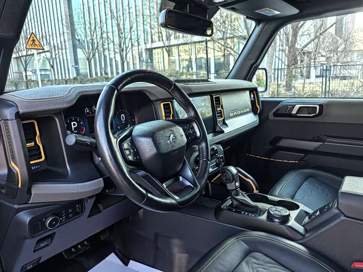 Фото 8 - Ford Bronco