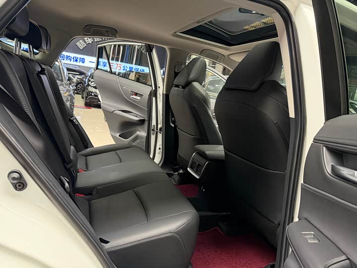 Фото 17 - Toyota Venza