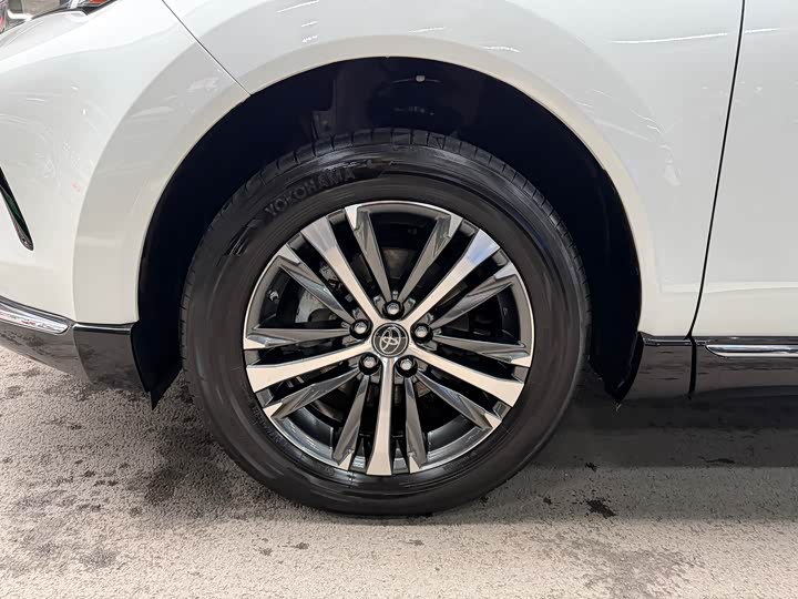 Фото 32 - Toyota Venza