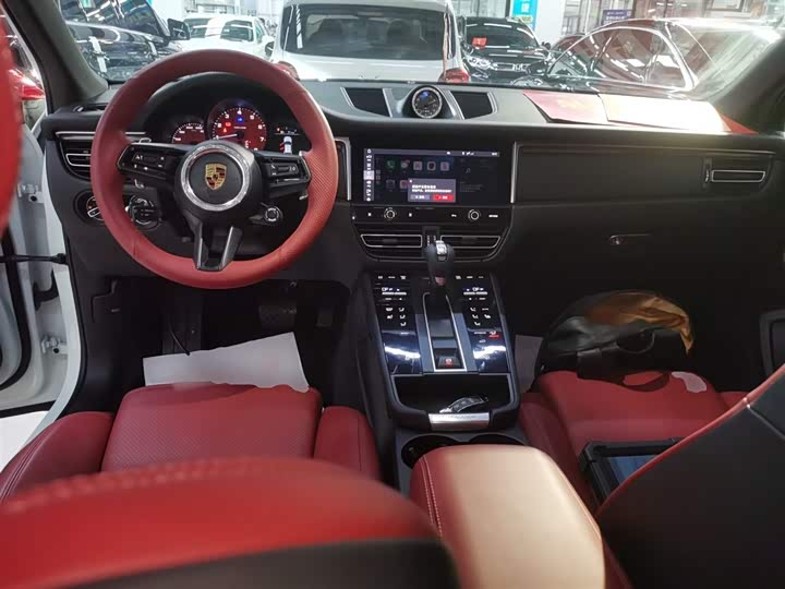 Фото 10 - Porsche Macan