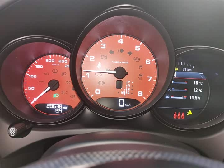 Фото 12 - Porsche Macan