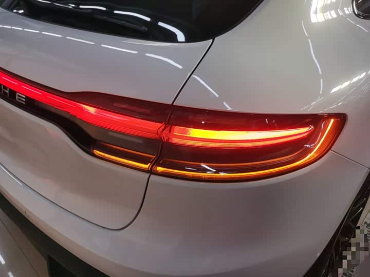 Фото 8 - Porsche Macan