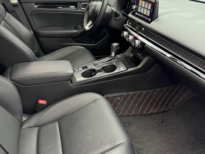 Фото 8 - Honda Civic