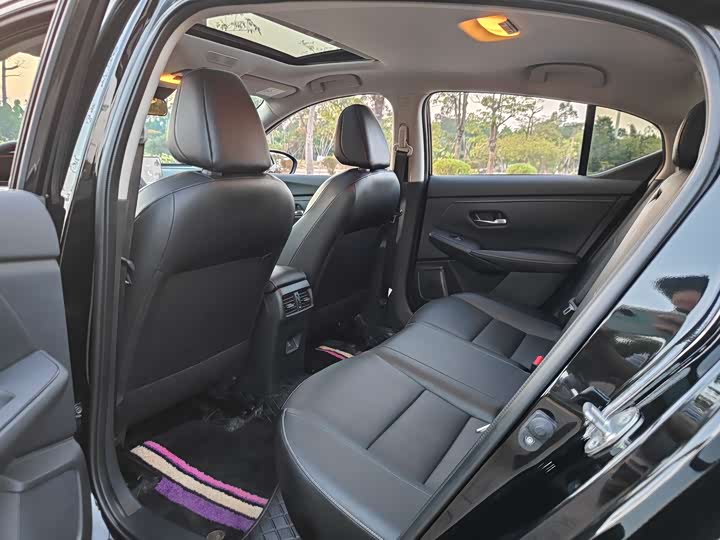 Фото 21 - Nissan Sylphy