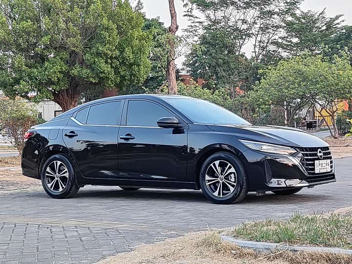 Фото 3 - Nissan Sylphy