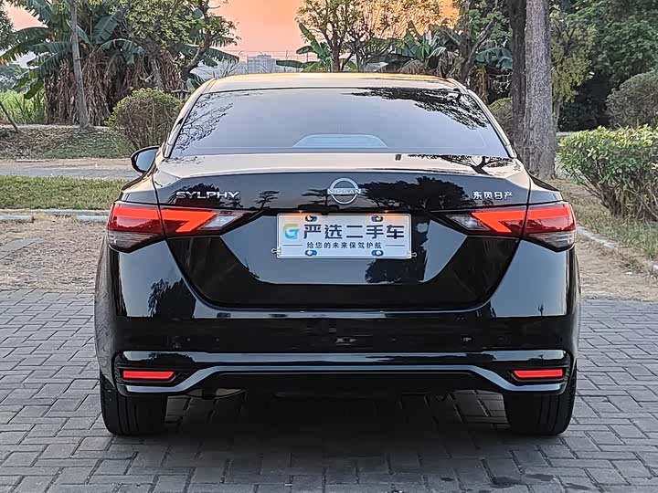 Фото 4 - Nissan Sylphy