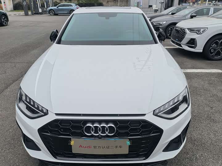 Фото 2 - Audi A4L