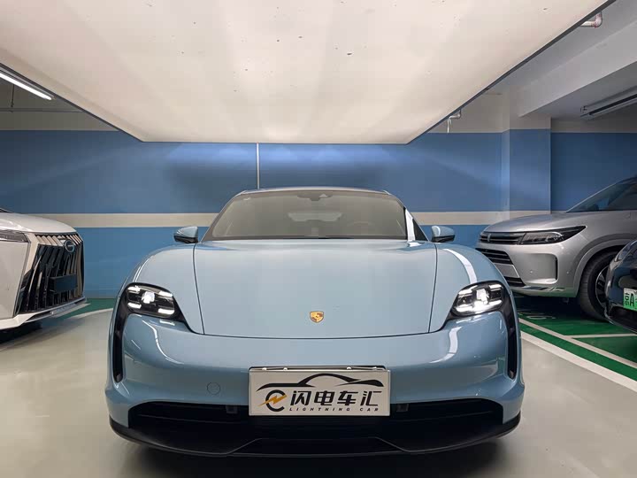 Фото 2 - Porsche Taycan