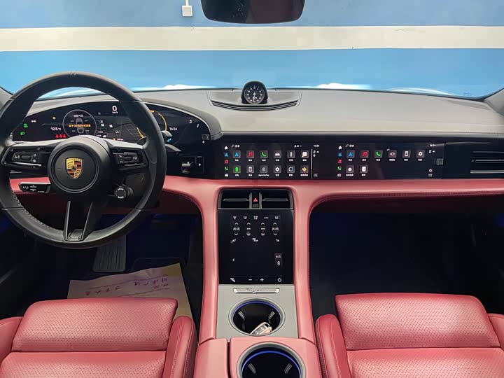 Фото 20 - Porsche Taycan